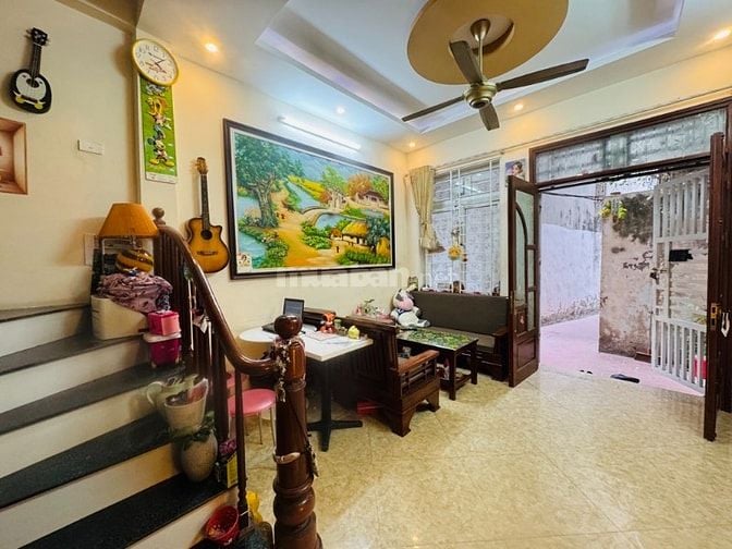 Bán nhà riêng Hoàng Mai 30m2, 5T gần chung cư Felix Homes 6,8tỷ