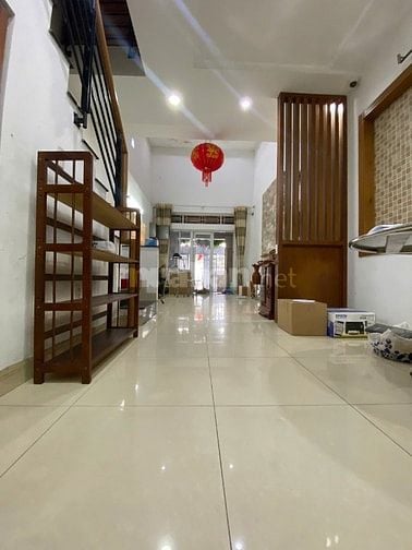 Bán nhà diện tích khuông viên 200m2 - Góc 2 mặt đường xe hơi 8m - Cạnh