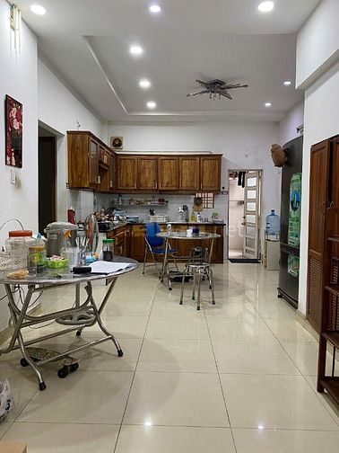 Bán nhà diện tích khuông viên 200m2 - Góc 2 mặt đường xe hơi 8m - Cạnh