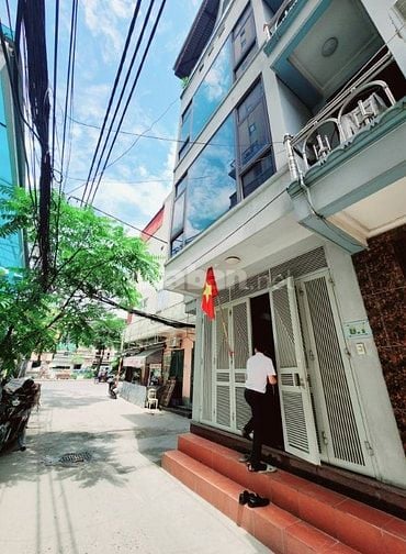  MẶT PHỐ LÔ GÓC 3 THOÁNG - GIÁ TỐT - CHỦ THIỆN TRÍ - OTO ĐỖ NGÀY ĐÊM