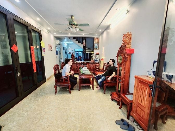  MẶT PHỐ LÔ GÓC 3 THOÁNG - GIÁ TỐT - CHỦ THIỆN TRÍ - OTO ĐỖ NGÀY ĐÊM