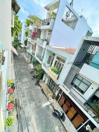 Chỉ 3,4 tỷ. Nhà 64m² Trần Huy Liệu xây 1trệt 2 lầu,gần ngã 4 Phú Nhuận