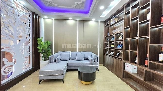 Đi nước ngoài định cư bán gấp nhà ở đường Võ Văn Tần, phường 6, quận 3
