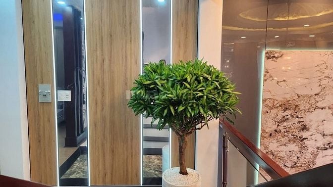 Đi nước ngoài định cư bán gấp nhà ở đường Võ Văn Tần, phường 6, quận 3
