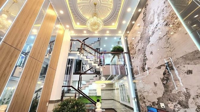 Đi nước ngoài định cư bán gấp nhà ở đường Võ Văn Tần, phường 6, quận 3