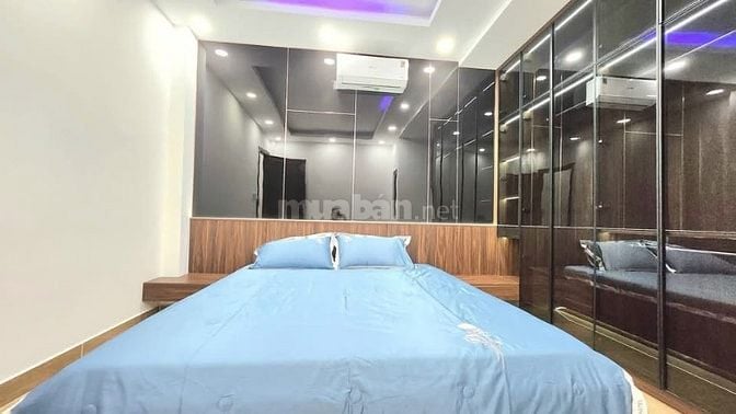 Đi nước ngoài định cư bán gấp nhà ở đường Võ Văn Tần, phường 6, quận 3