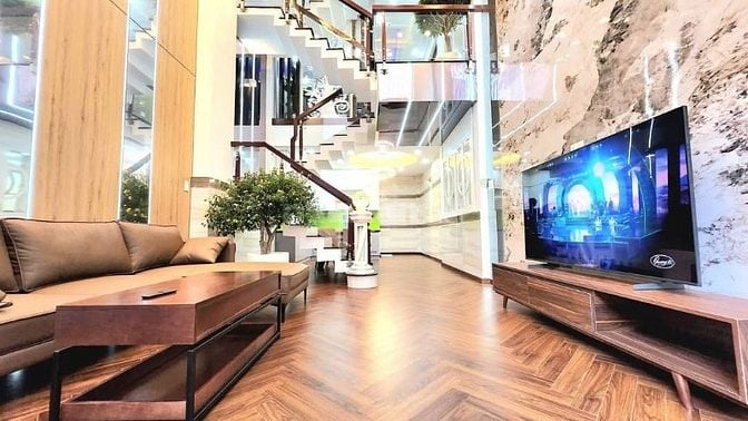Đi nước ngoài định cư bán gấp nhà ở đường Võ Văn Tần, phường 6, quận 3