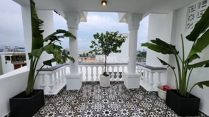 Đi nước ngoài định cư bán gấp nhà ở đường Võ Văn Tần, phường 6, quận 3