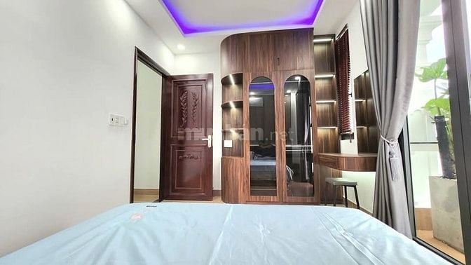 Đi nước ngoài định cư bán gấp nhà ở đường Võ Văn Tần, phường 6, quận 3