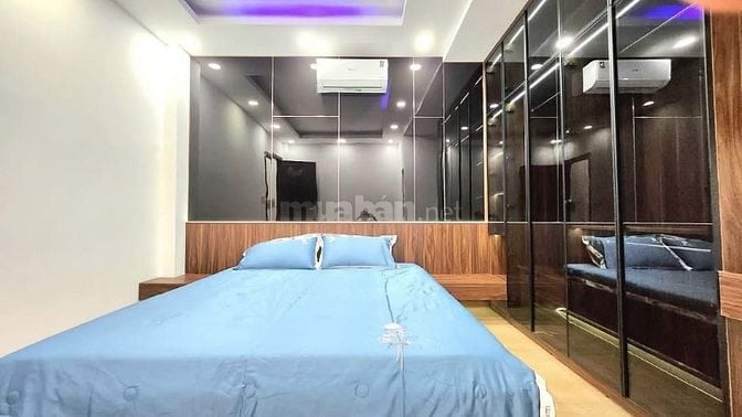 Đi nước ngoài định cư bán gấp nhà ở đường Võ Văn Tần, phường 6, quận 3
