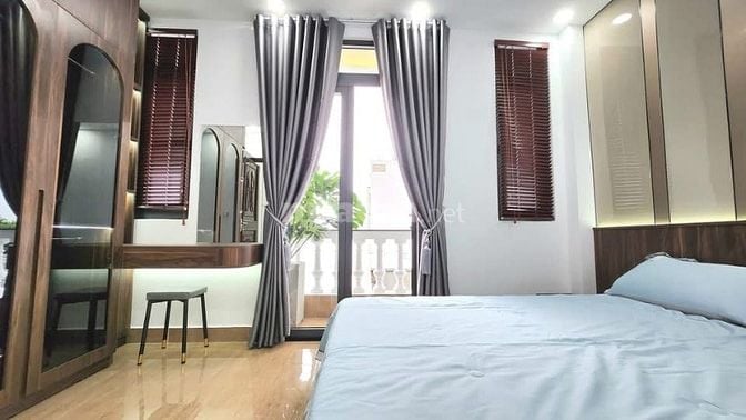 Đi nước ngoài định cư bán gấp nhà ở đường Võ Văn Tần, phường 6, quận 3