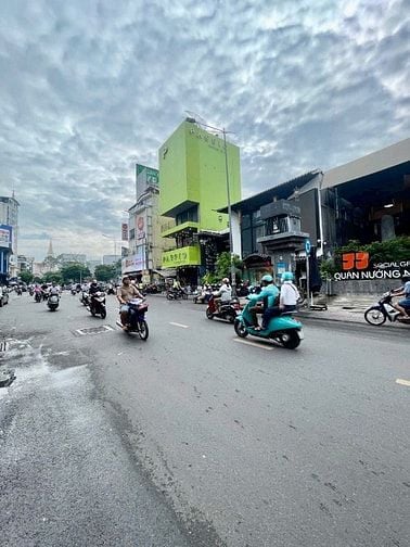 Bán Nhà Mặt Tiền Nguyễn Trãi Quận 1 DT 11.5x70m nở Hậu 12,3mTổng 851m2
