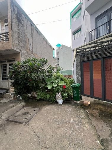 Bán nhà nát DT:4x17m hẻm 4m Phạm Văn Chiêu, P14, Q.Gò Vấp.