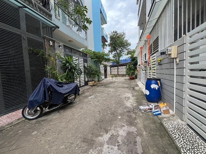 Bán nhà nát DT:4x17m hẻm 4m Phạm Văn Chiêu, P14, Q.Gò Vấp.