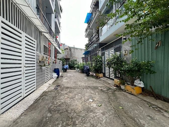 Bán nhà nát DT:4x17m hẻm 4m Phạm Văn Chiêu, P14, Q.Gò Vấp.