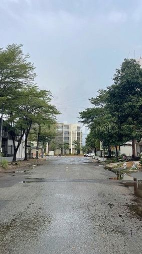 Bán Nhà 3 Lầu Mặt Tiền Đường 30m cách Global City chỉ 50m giá 14.8 tỷ