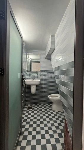 Nhà 2MT hẻm(4X11m). 100/dương Bá Trạc P2Q8 nhà mới đẹp