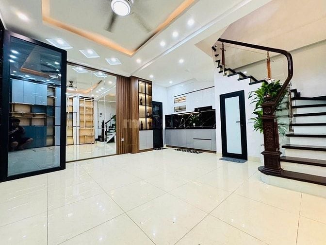 CHÍNH CHỦ BÁN NHÀ HOÀNG VĂN THÁI, GARA Ô TÔ, Ở NGAY GIÁ NHỈNH 12 tỷ 