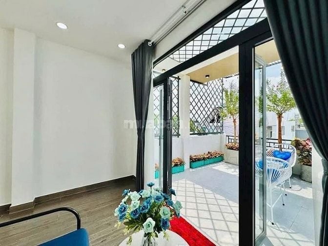 Bán gấp nhà ở đường Thiên Phước, phường 9, Tân Bình, giá 2 tỷ 500 triệ