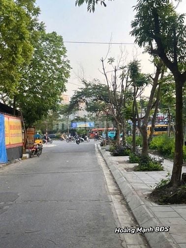 BÁN CĂN LIỀN KỀ LA KHÊ, MẶT TIỀN ĐẸP, THANG MÁY NHẬP KHẨU, 50M2 - NHỈN