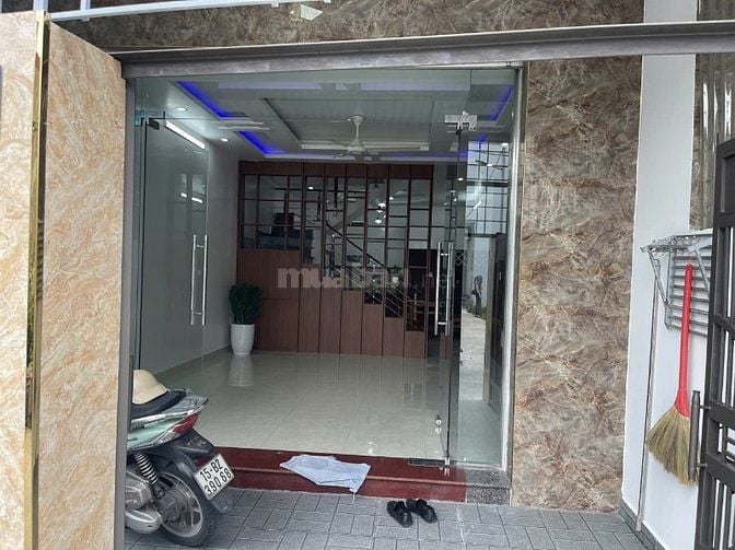 Bán nhà 3 tầng đẹp, thoáng mát tại Hoàng Mai, Đồng Thái, giá 2,45 tỷ