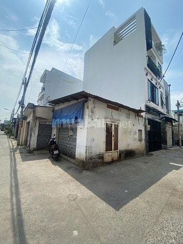 Bán nhà nát góc 2 mặt tiền hẻm 8m Nguyễn Văn Quá, Quận 12, 7x10, 4tỳ5