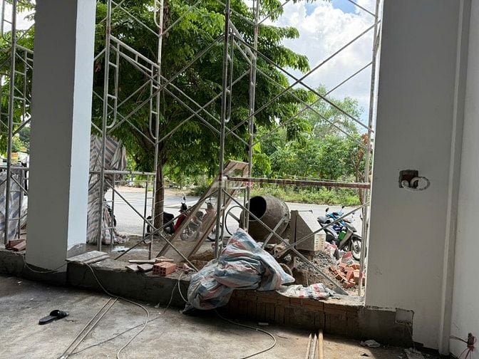 Cần cho thuê nhà căn góc hai mặt tiền đường 30m.
