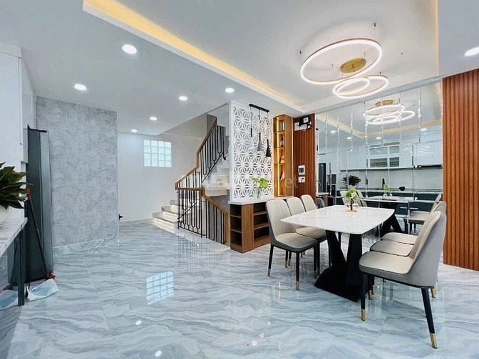 Vỡ nợ bán gấp nhà Độc Lập, Tân Thành, Tân Phú. Giá 2,85tỷ. Hẻm xe hơi