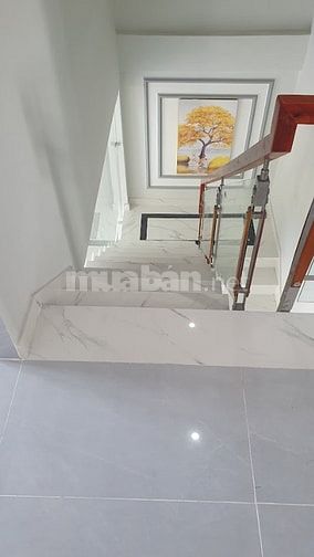 NHÀ MỚI XÂY 1 XẸT NHỰA RỪNG DẦU  1 TRỆT 1 LẦU ĐÚC THẬT