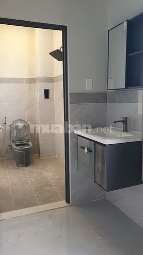 NHÀ MỚI XÂY 1 XẸT NHỰA RỪNG DẦU  1 TRỆT 1 LẦU ĐÚC THẬT