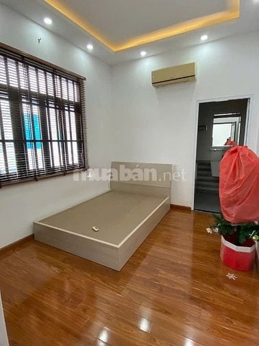 Sang nhượng gấp căn nhà mặt tiền Nguyễn Hồng Đào, P14, Tân Bình