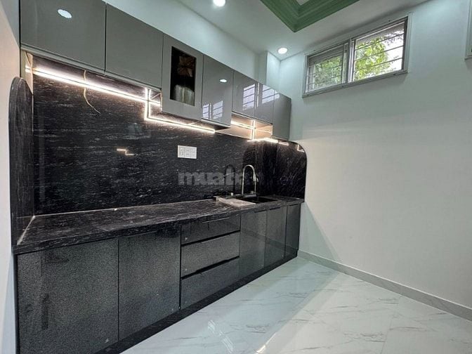 $ 5.8tỷ - nhà 2 lầu - 3.7 x 10m - Âu Dương Lân nhà mới ở liền
