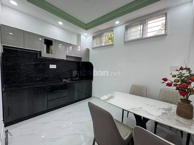 $ 5.8tỷ - nhà 2 lầu - 3.7 x 10m - Âu Dương Lân nhà mới ở liền