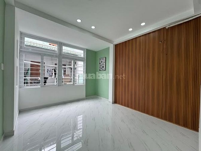 $ 5.8tỷ - nhà 2 lầu - 3.7 x 10m - Âu Dương Lân nhà mới ở liền