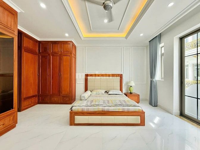 Bán nhà mới 4,5 tầng hẻm 6m Nguyễn Văn Khối p9 nội thất 