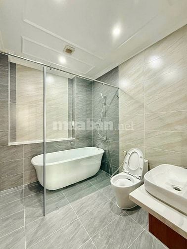 Bán nhà mới 4,5 tầng hẻm 6m Nguyễn Văn Khối p9 nội thất 