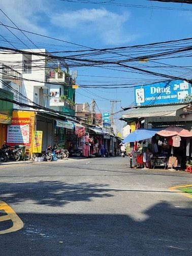 Bán nhà 1 trệt 2 lầu mặt tiền chợ đồi an bình