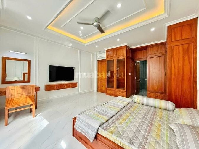 Bán nhà mới 4,5 tầng hẻm 6m Nguyễn Văn Khối p9 nội thất 
