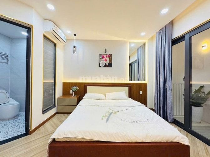 bán nhà SIÊU PHẨM, KHU VÍP ĐẲNG CẮP 68, DT 4M X 18M CÓ THANG MÁY, 