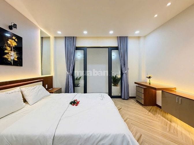 bán nhà SIÊU PHẨM, KHU VÍP ĐẲNG CẮP 68, DT 4M X 18M CÓ THANG MÁY, 