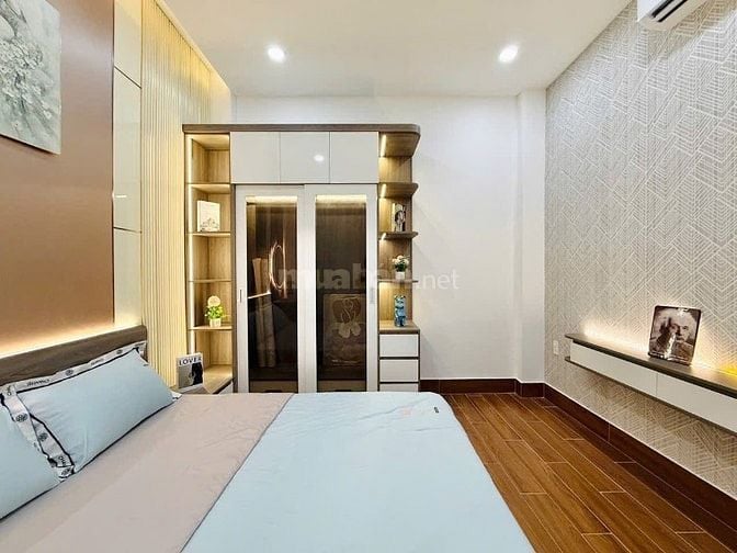 Vỡ nợ bán gấp nhà Hoà Hưng, p12, Q10. Chỉ 2,64tỷ. 60m2. Hẻm xe hơi. 