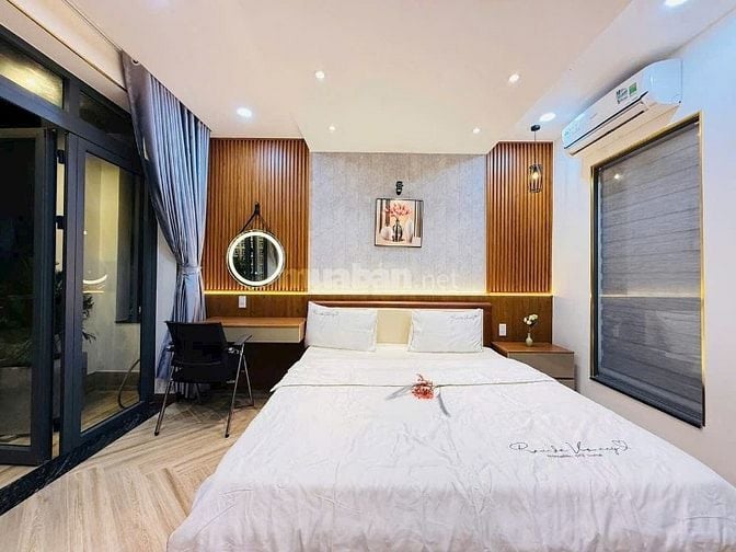 bán nhà SIÊU PHẨM, KHU VÍP ĐẲNG CẮP 68, DT 4M X 18M CÓ THANG MÁY, 