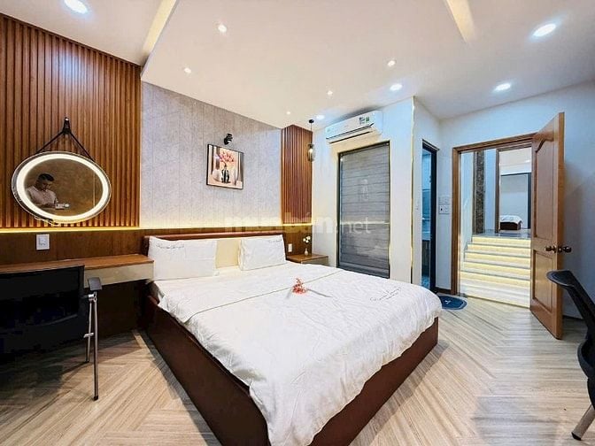 bán nhà SIÊU PHẨM, KHU VÍP ĐẲNG CẮP 68, DT 4M X 18M CÓ THANG MÁY, 