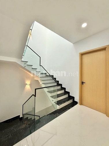 Bán nhà 66m2 giá 6 tỷ 250 triệu đường Quốc Hương,Thảo Điền, Quận 2.