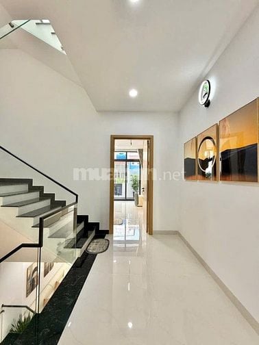 Bán nhà 66m2 giá 6 tỷ 250 triệu đường Quốc Hương,Thảo Điền, Quận 2.