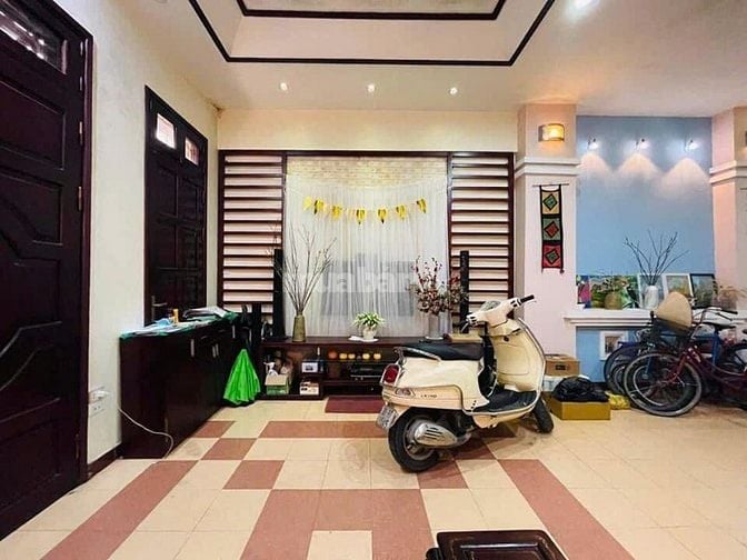 TRUNG TÂM CẦU GIẤY 3 BƯỚC RA QUẬN UỶ - Thoáng sáng trước sau - Ở Sướng