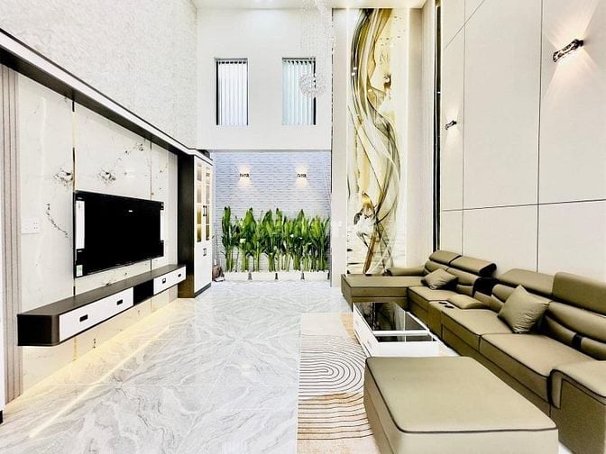 NHÀ CŨ GIÁ TỐT!! Nhà Nguyễn Kiệm giá siêu mềm chỉ 2tỷ560/DT 62M2 SHR