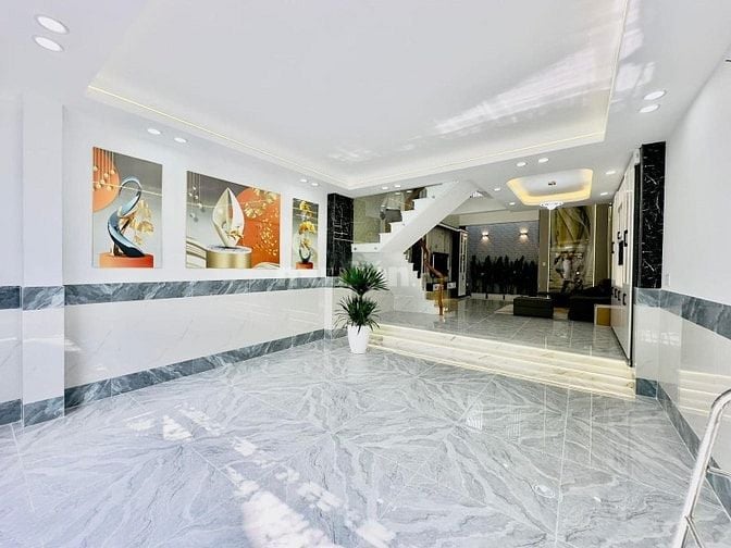 NHÀ CŨ GIÁ TỐT!! Nhà Nguyễn Kiệm giá siêu mềm chỉ 2tỷ560/DT 62M2 SHR
