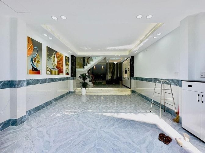 NHÀ CŨ GIÁ TỐT!! Nhà Nguyễn Kiệm giá siêu mềm chỉ 2tỷ560/DT 62M2 SHR