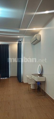 Cần bán gấp, MT đường Nguyễn Bá Huân, Quận 2, 204m2, 3 lầu. 38 tỷ
